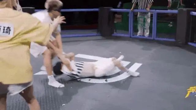 来化解尴尬
