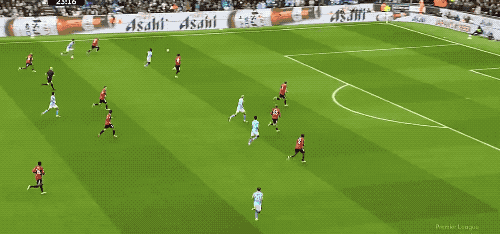 aaxyJ, 福登头槌破