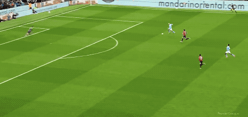 出了神勇扑, 笑容满面